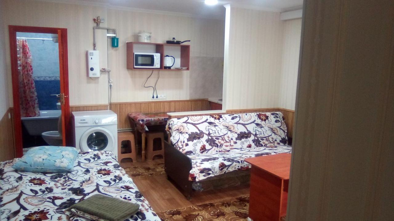 1-Я Слободская, 17А, Угол Проспекта Центрального, 3 Дивана, Wi-Fi, Отдельный Вход. 니콜라예프 외부 사진