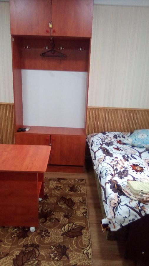 1-Я Слободская, 17А, Угол Проспекта Центрального, 3 Дивана, Wi-Fi, Отдельный Вход. 니콜라예프 외부 사진