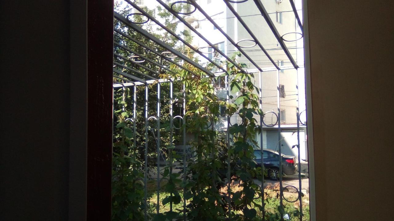 1-Я Слободская, 17А, Угол Проспекта Центрального, 3 Дивана, Wi-Fi, Отдельный Вход. 니콜라예프 외부 사진