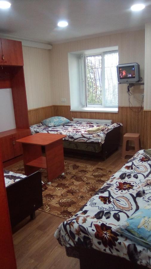 1-Я Слободская, 17А, Угол Проспекта Центрального, 3 Дивана, Wi-Fi, Отдельный Вход. 니콜라예프 외부 사진
